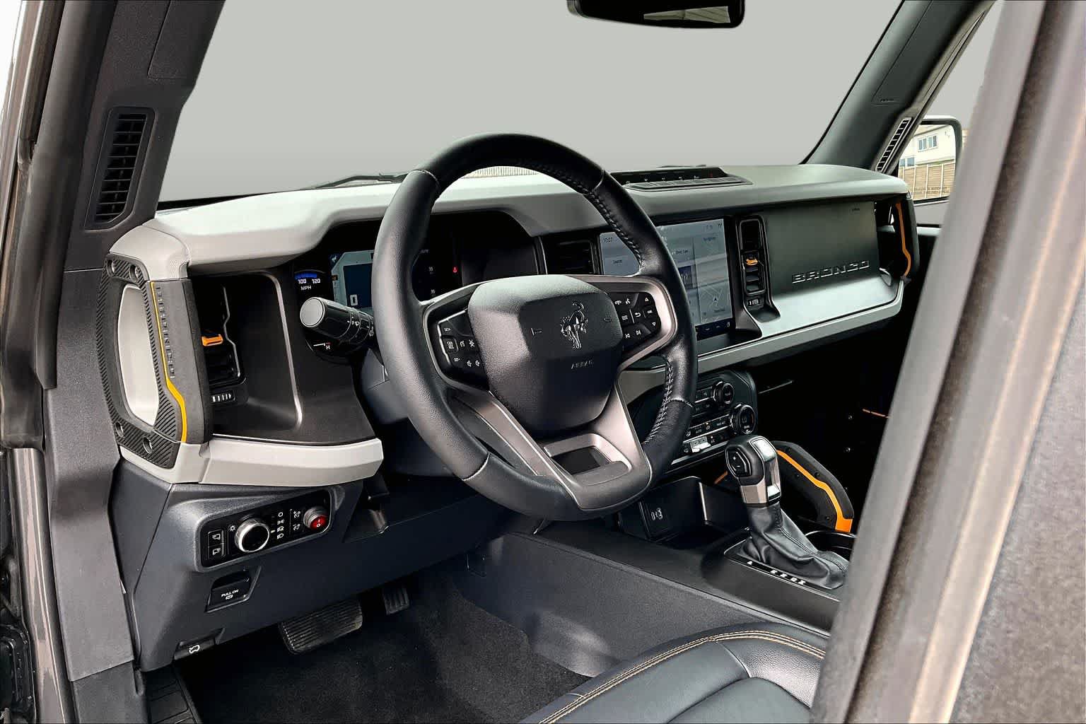 Used 2023 Ford Bronco Badlands w/ Sasquatch Package AWD/4WD image 17
