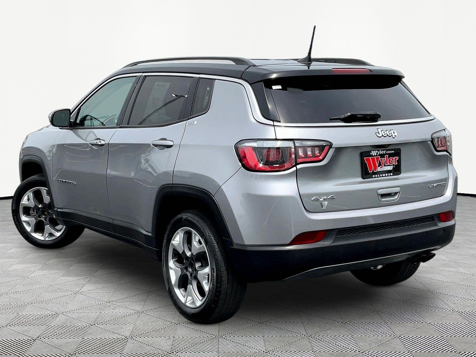 Used 2019 Jeep Compass Limited AWD/4WD image 4