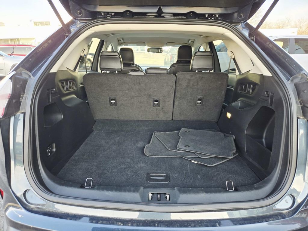 Used 2024 Ford Edge SEL image 13