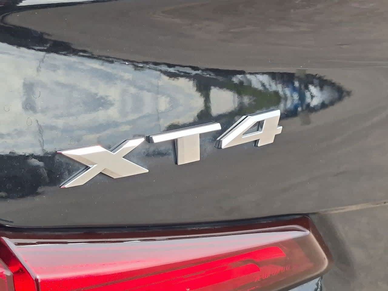 Used 2024 Cadillac XT4 Premium Luxury AWD/4WD image 12