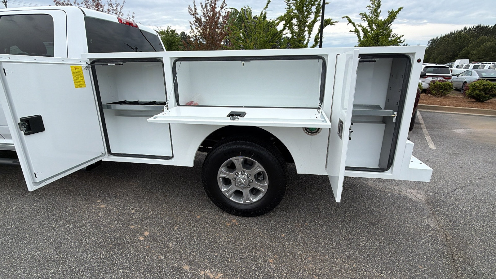 New 2026 RAM 3500 Tradesman w/ Chrome Appearance Group A AWD/4WD image 14