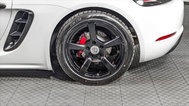 Used 2018 Porsche 718 Cayman RWD image 30