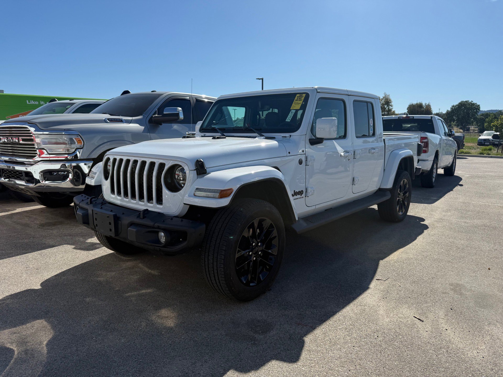 Used 2023 Jeep Gladiator Overland AWD/4WD image 3