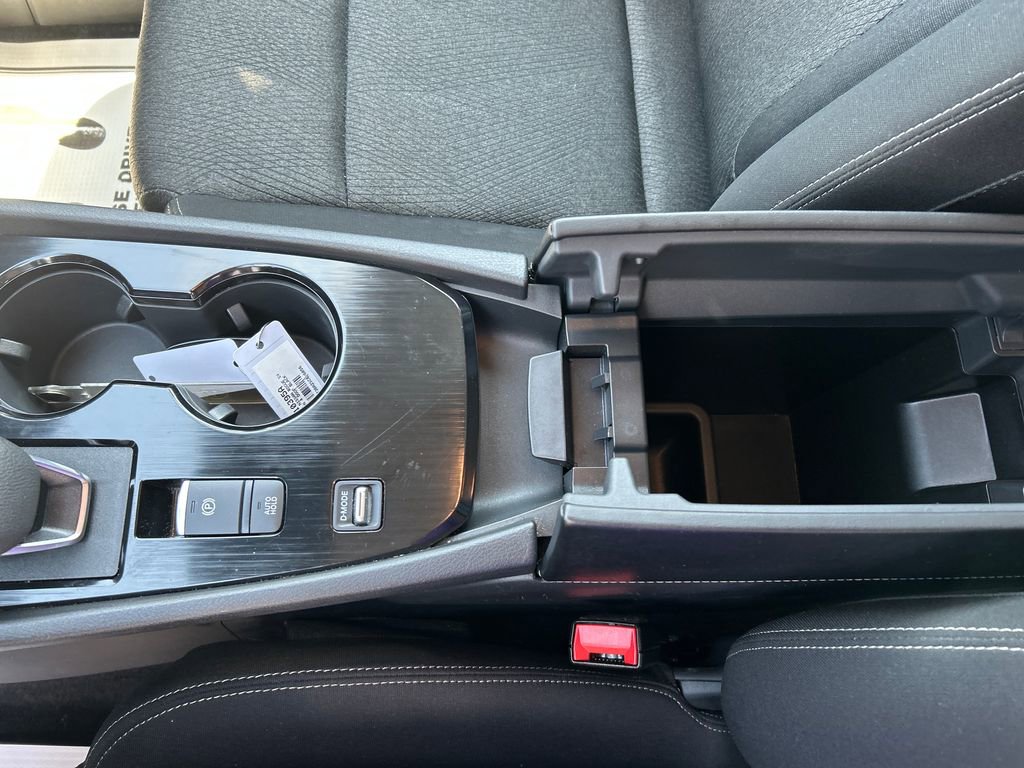 Used 2025 Nissan Rogue SV FWD image 19