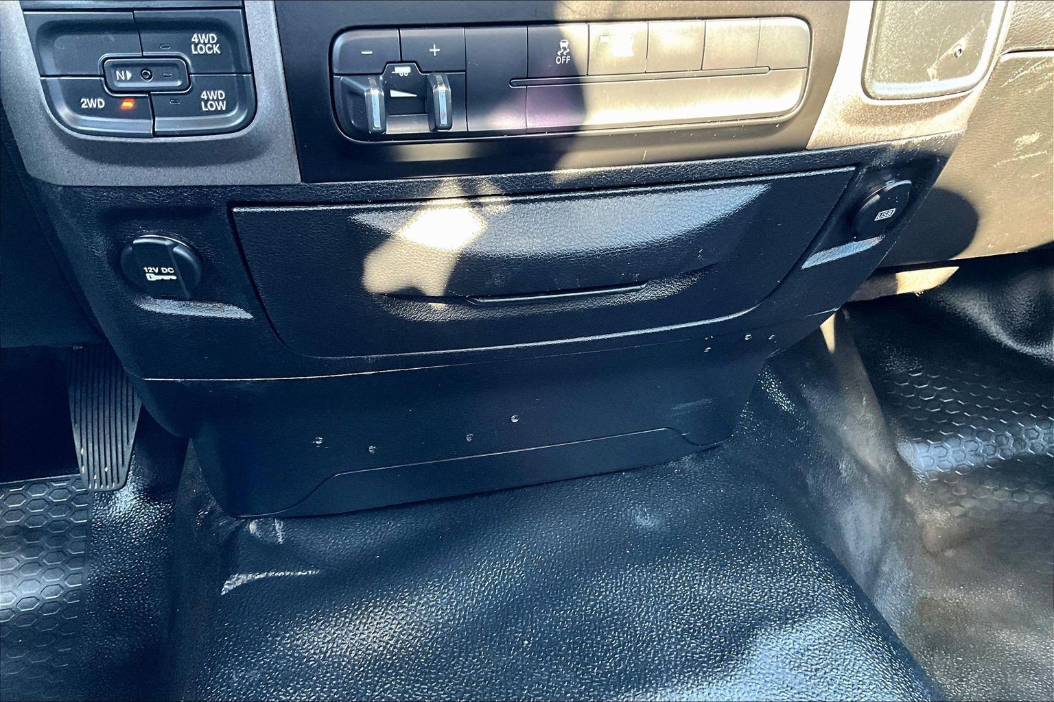 Used 2018 RAM 1500 Tradesman w/ Power & Remote Entry Group image 19
