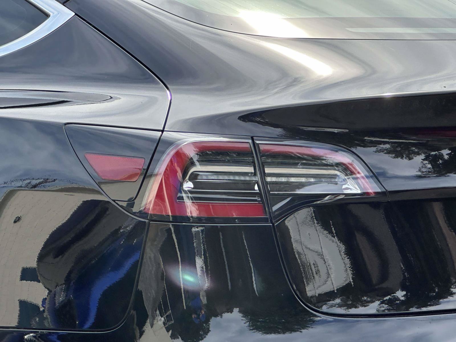 Used 2020 Tesla Model 3 Standard Range RWD image 12