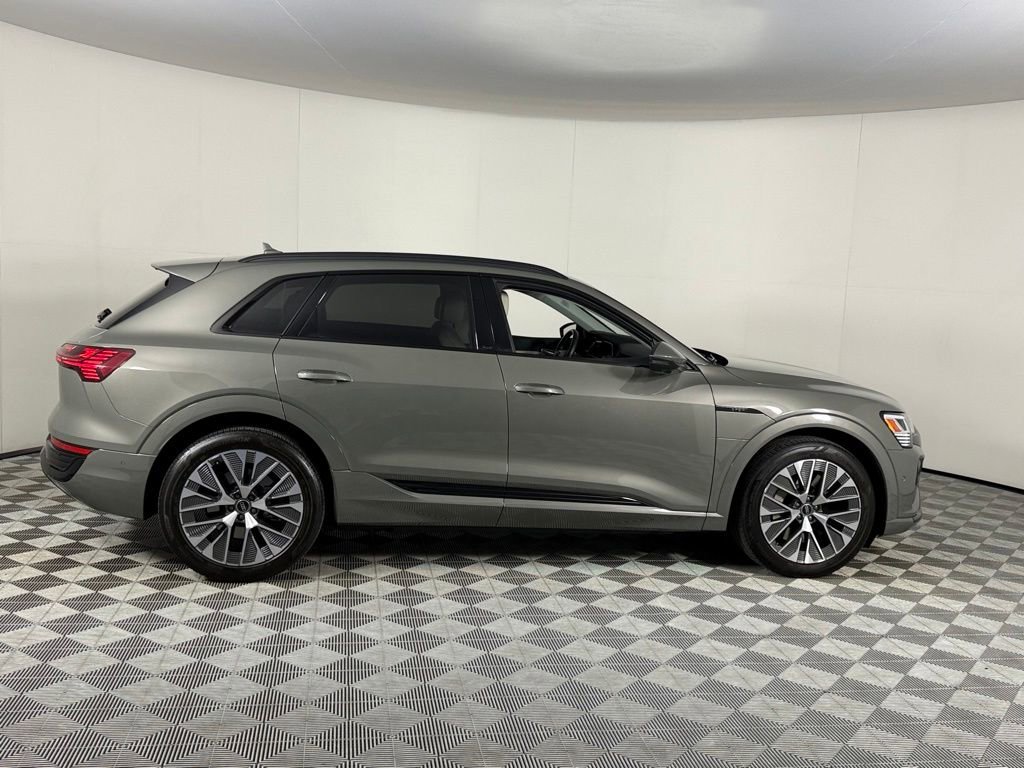 Used 2024 Audi Q8 e-tron Premium Plus w/ Premium Plus Package AWD/4WD image 5