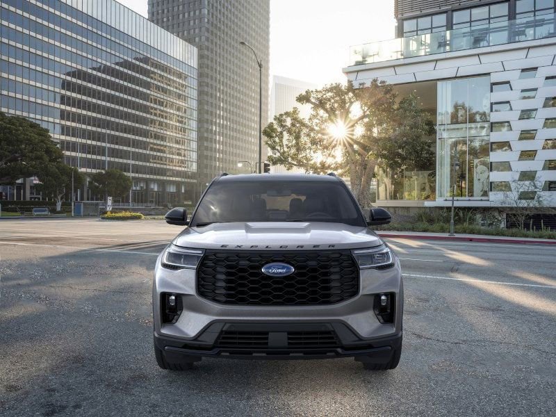 New 2025 Ford Explorer ST-Line w/ Premium Package RWD image 7