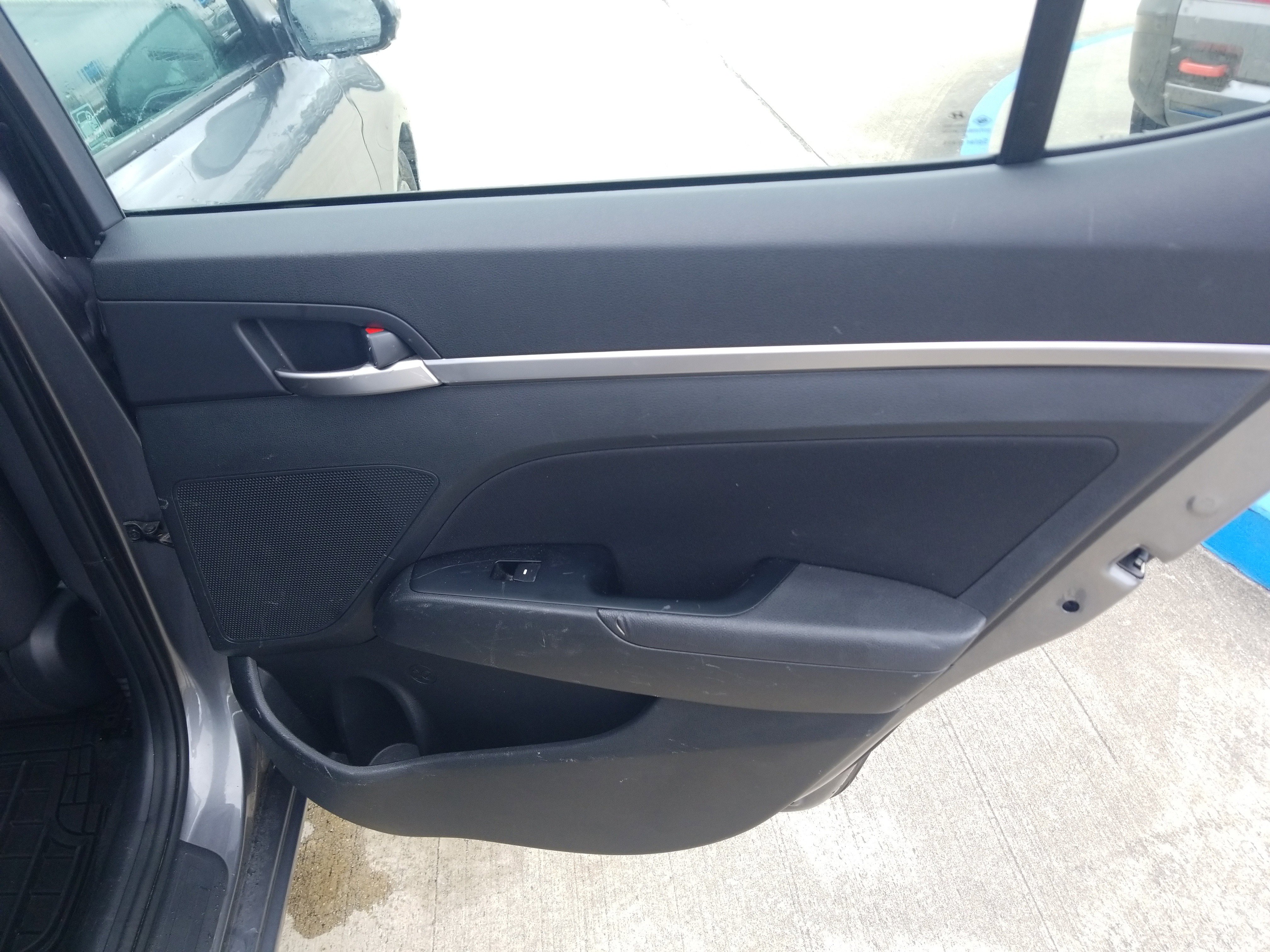 Used 2019 Hyundai Elantra SEL w/ Cargo Package image 14