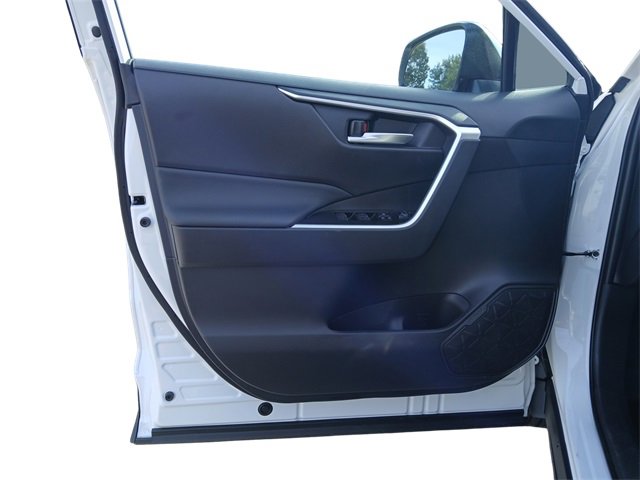 Used 2025 Toyota RAV4 XLE Premium image 25