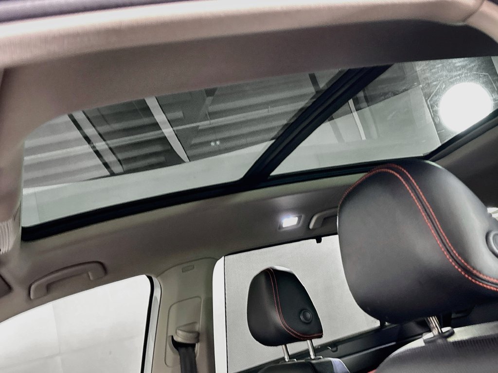 Certified 2024 Volkswagen Atlas Peak Edition SE AWD/4WD image 19