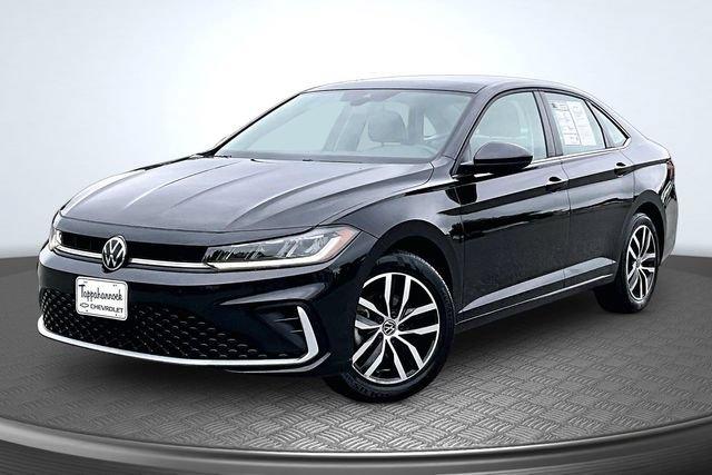 Used 2025 Volkswagen Jetta SE FWD image 1