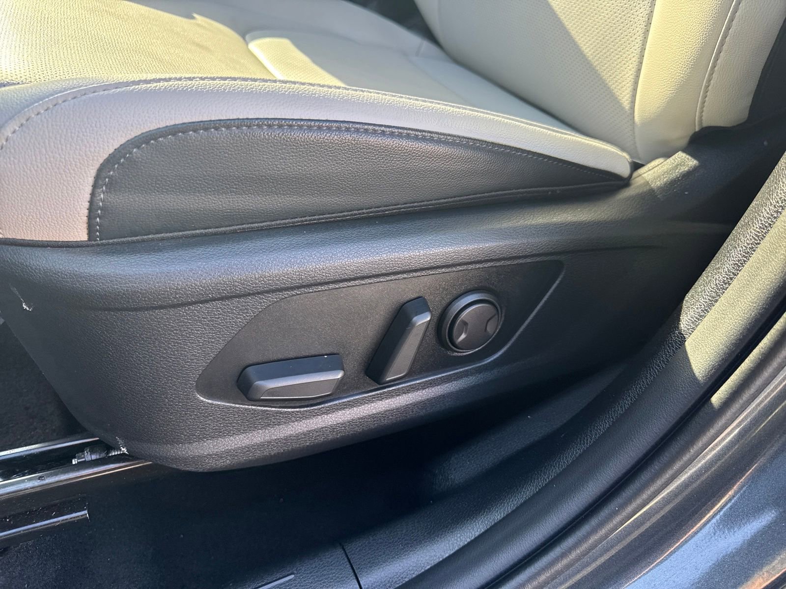 Used 2024 Kia Sportage EX image 23