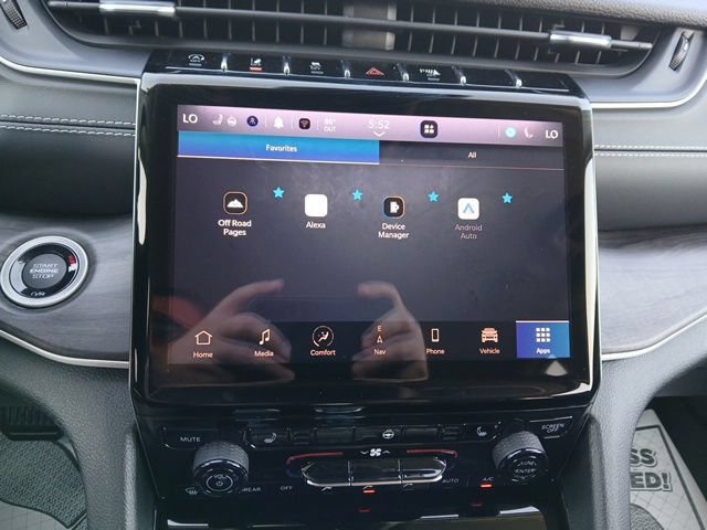 Used 2023 Jeep Grand Cherokee Limited AWD/4WD image 20