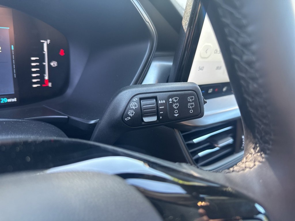 New 2024 Ford Escape SE image 28