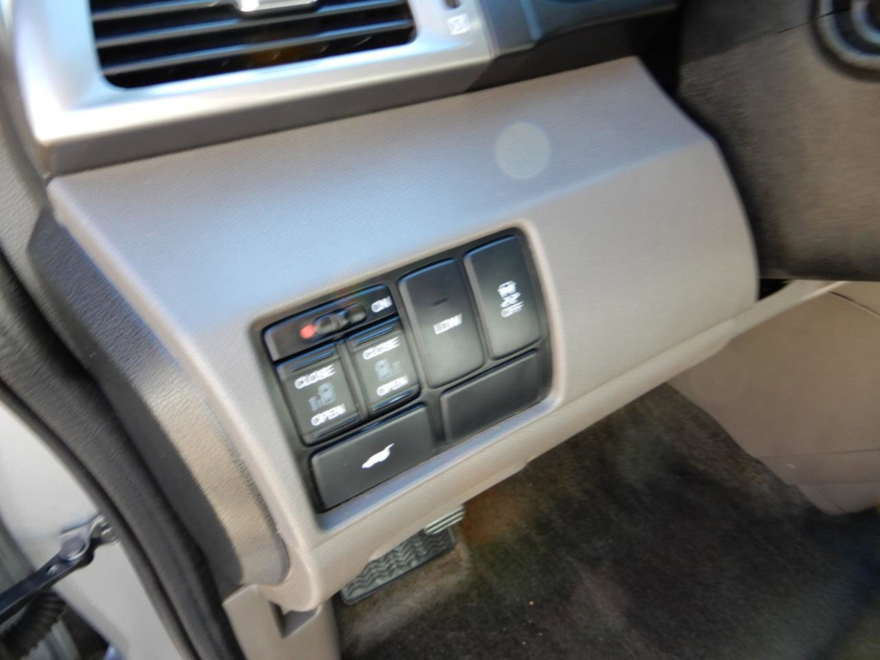 Used 2016 Honda Odyssey EX-L image 17