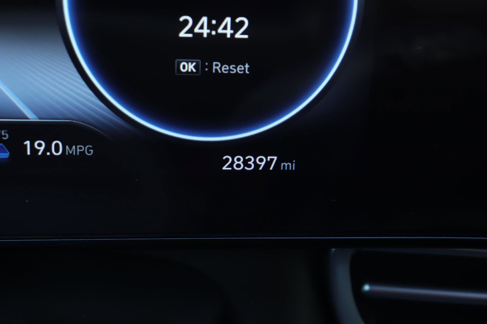 Used 2023 Hyundai Elantra Limited w/ Cargo Package image 27