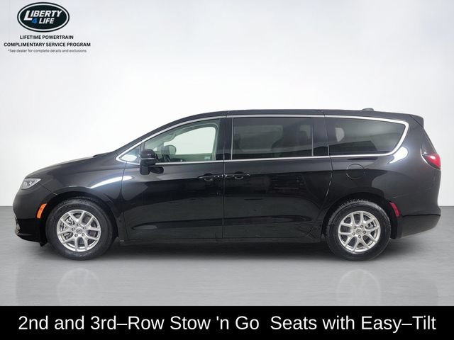 Used 2024 Chrysler Pacifica Touring-L FWD image 6