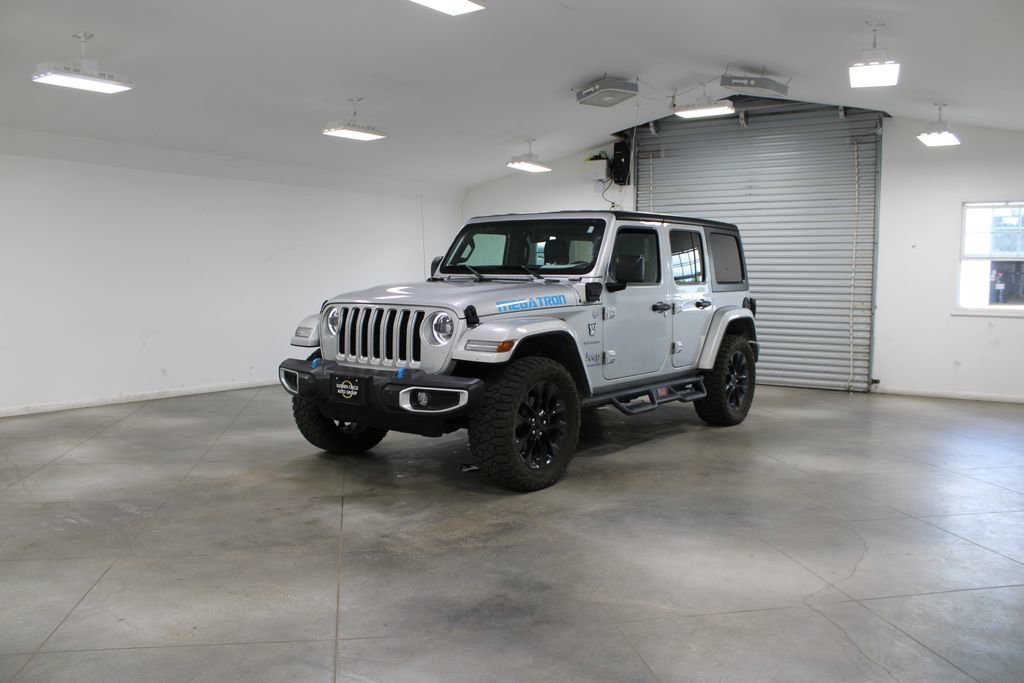 Used 2023 Jeep Wrangler Unlimited Sahara AWD/4WD image 4