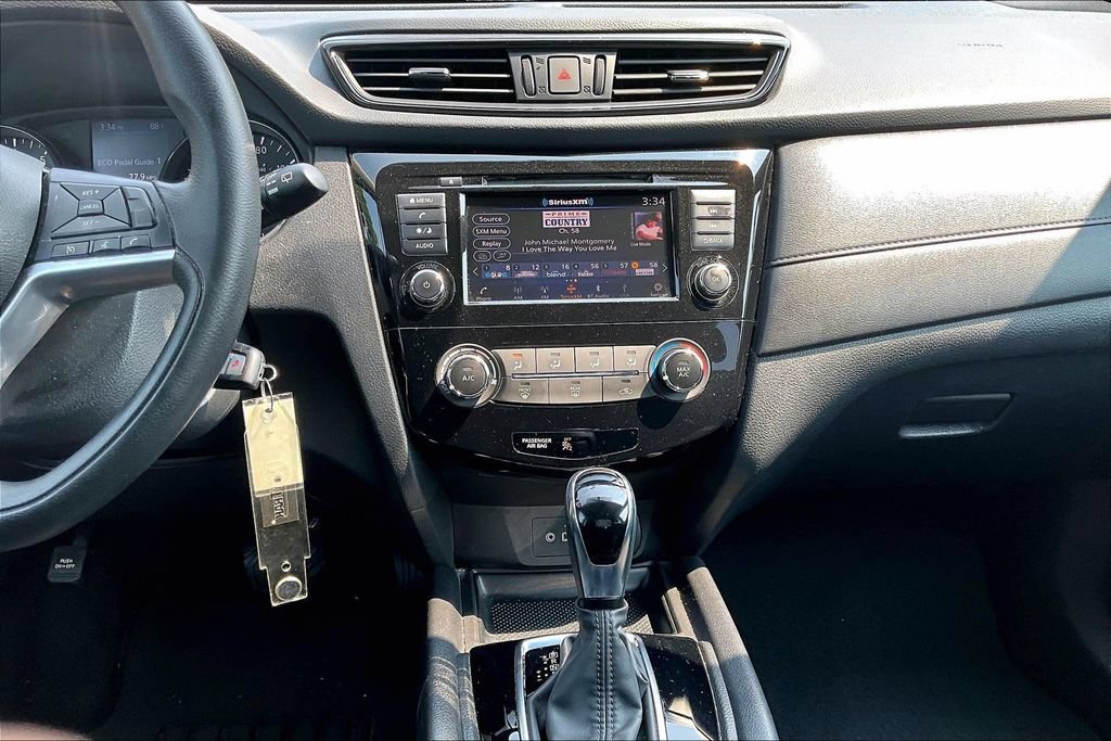 Used 2018 Nissan Rogue S AWD/4WD image 7
