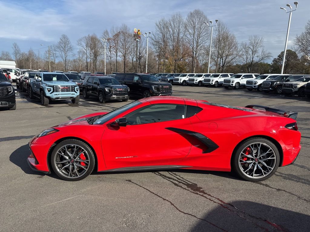 Used 2024 Chevrolet Corvette Stingray Premium Cpe w/ Z51 Performance Package image 2