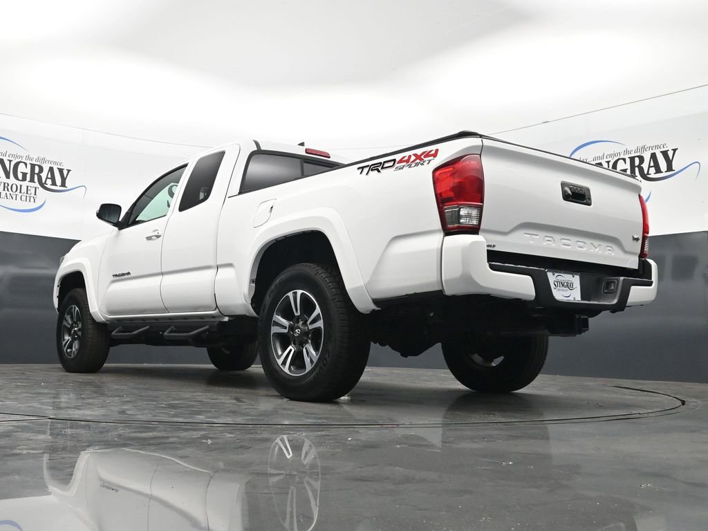 Used 2017 Toyota Tacoma TRD Sport w/ Tow Package (A/T) AWD/4WD image 30