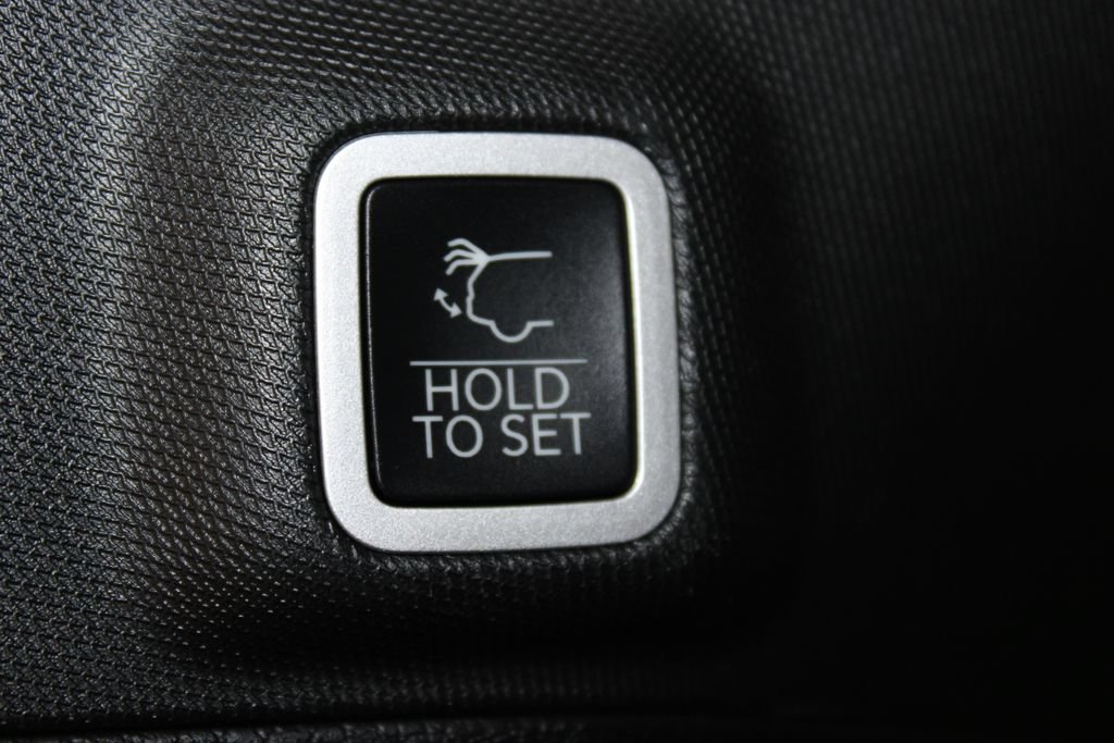 Used 2024 Jeep Grand Cherokee Summit AWD/4WD image 12