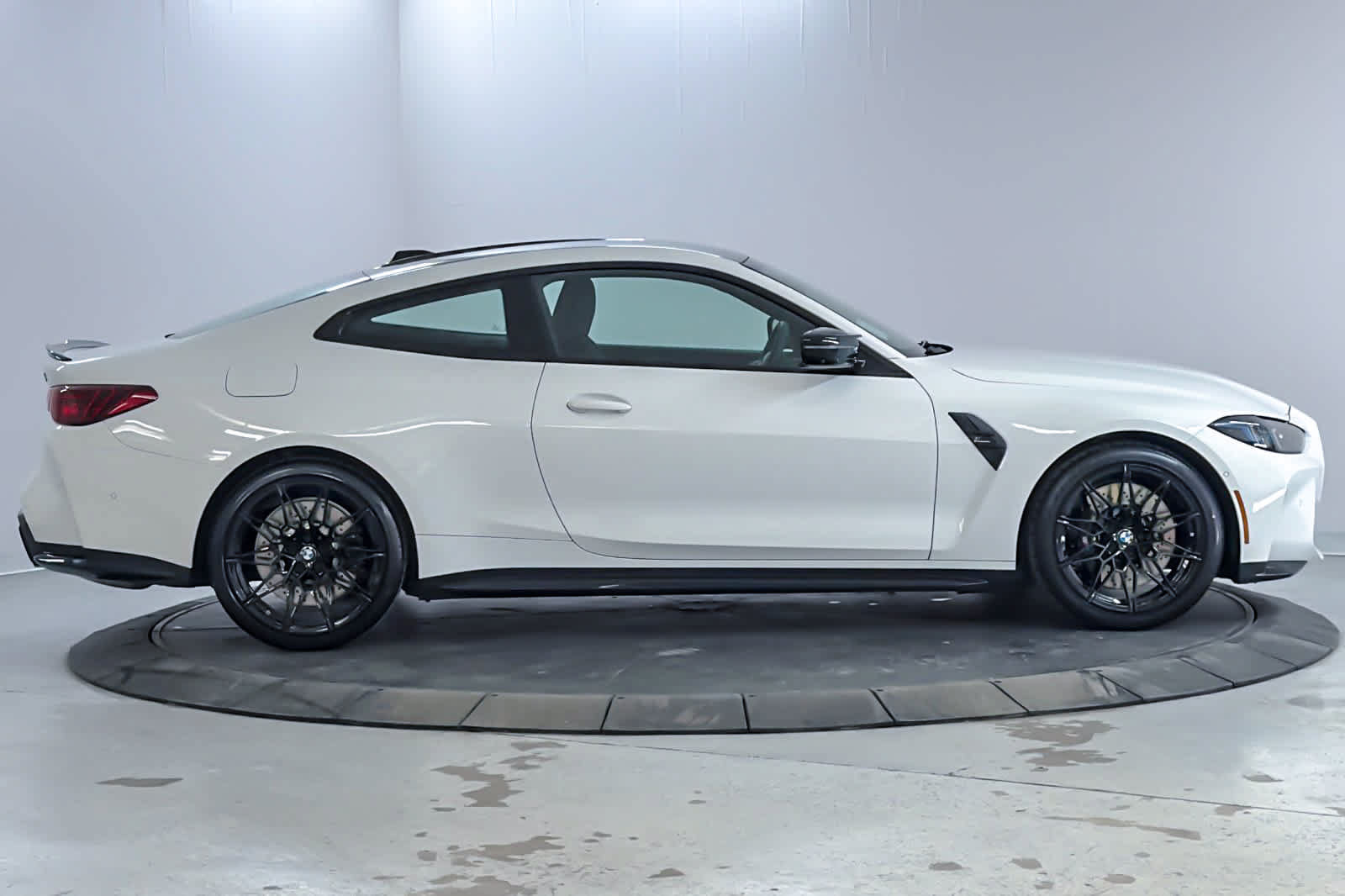 Used 2025 BMW M4 Competition w/ Executive Package RWD image 8