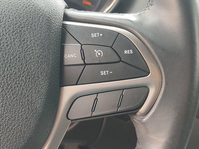 Used 2018 Jeep Grand Cherokee Laredo RWD image 18