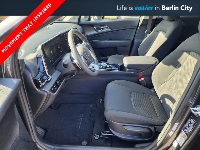 New 2025 Kia Sportage LX image 14