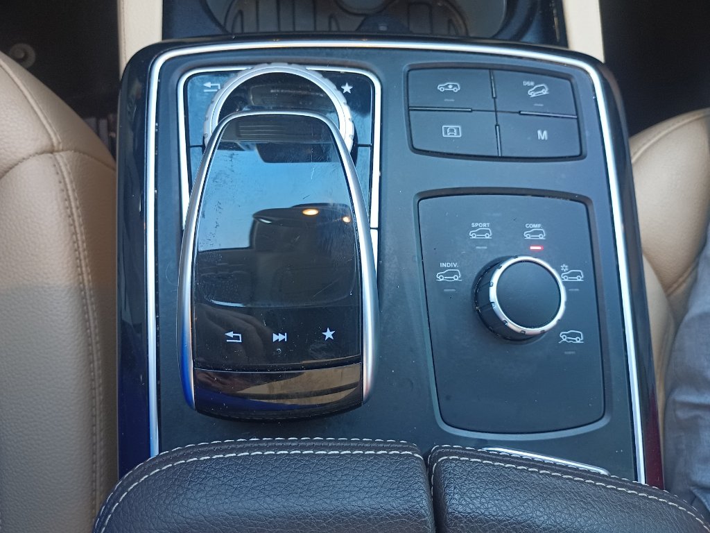 Used 2018 Mercedes-Benz GLS 450 4MATIC image 28