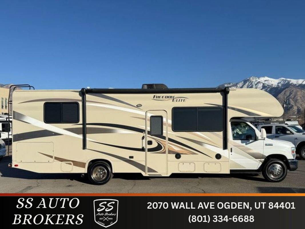 Used 2015 Ford E-450 and Econoline 450 Super Duty w/ Motorhome Prep Package image 1