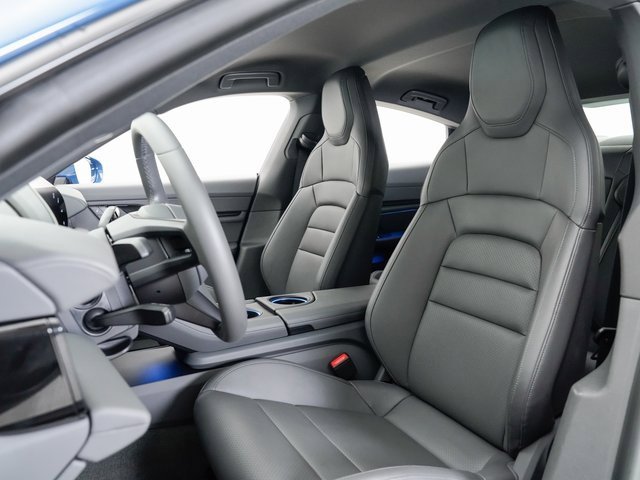Used 2023 Porsche Taycan image 5