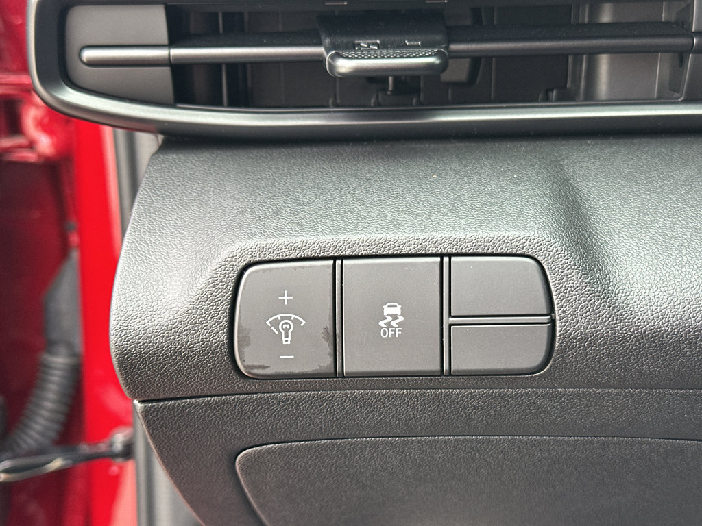 New 2025 Hyundai Elantra Sport image 23