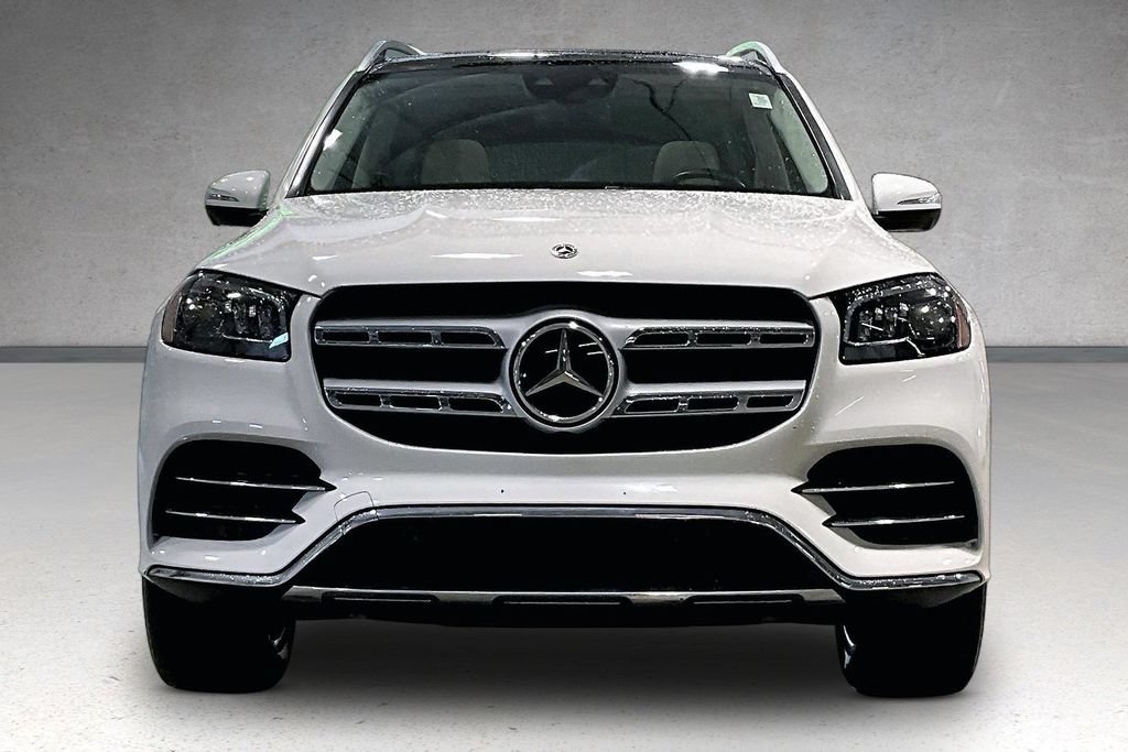 Used 2023 Mercedes-Benz GLS 450 4MATIC image 2