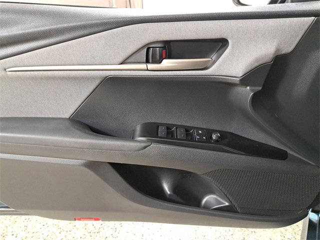 Used 2025 Toyota Camry LE w/ Convenience Package image 21