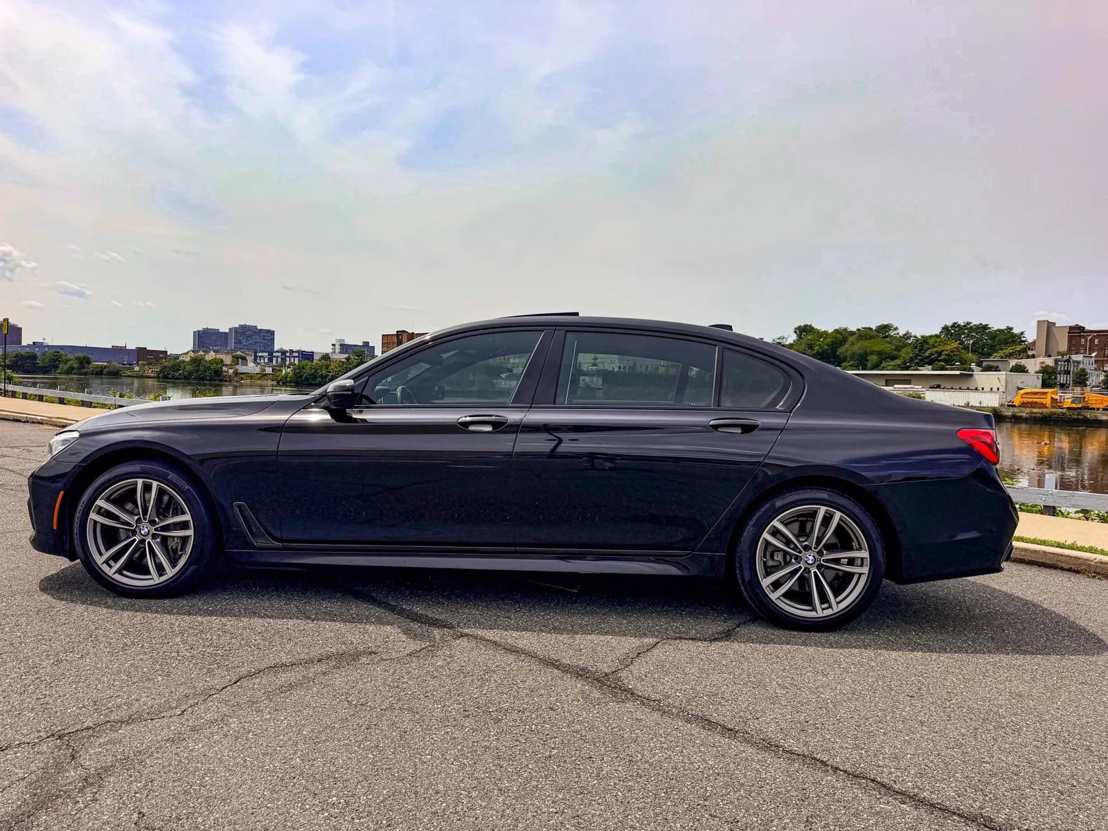Used 2018 BMW ALPINA B7 xDrive AWD/4WD image 7