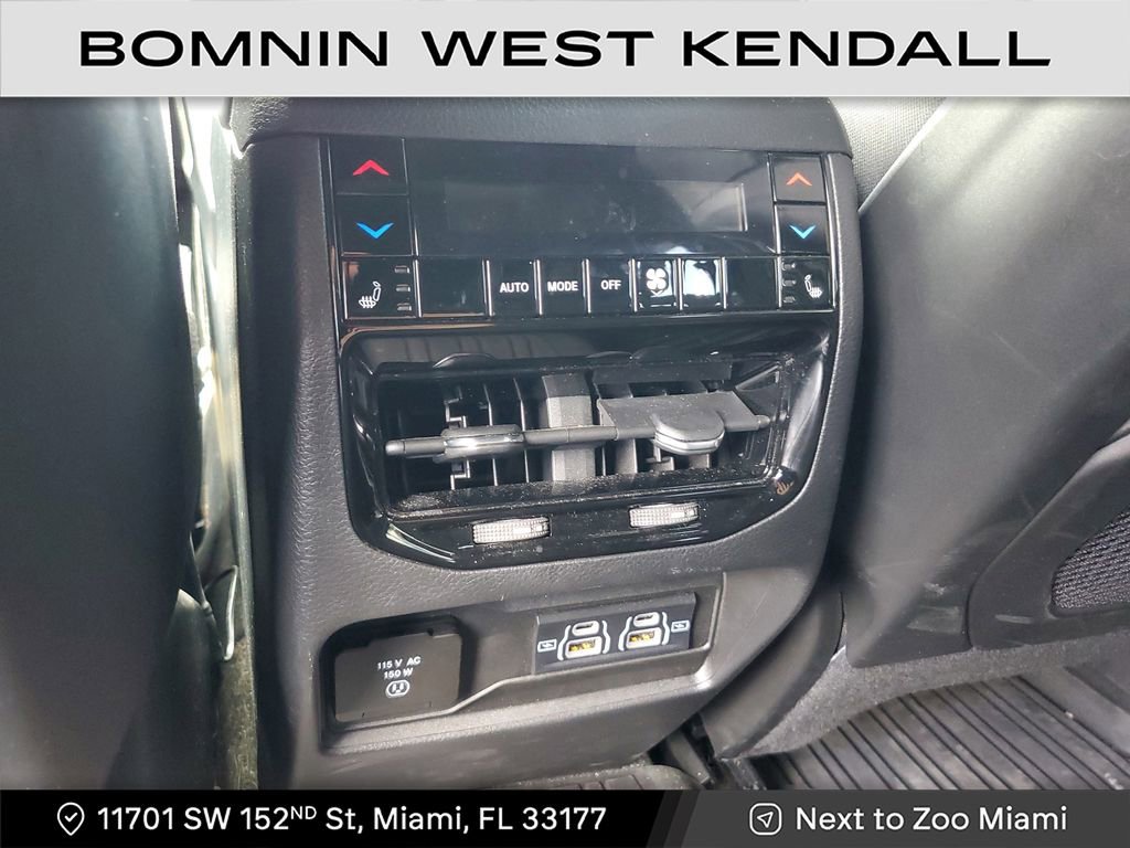 Used 2023 Jeep Grand Cherokee Overland w/ Luxury Tech Group IV image 16