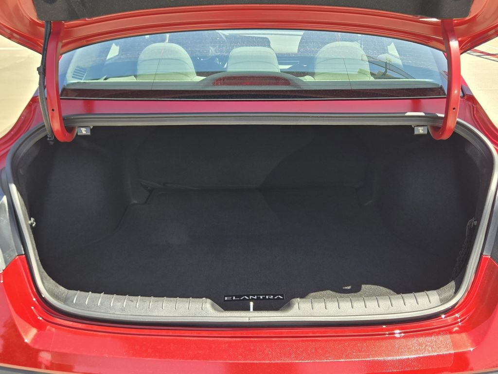 Used 2024 Hyundai Elantra SEL FWD image 11