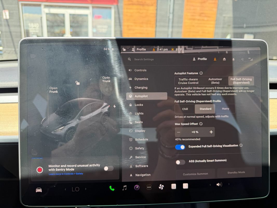 Used 2023 Tesla Model Y Long Range AWD/4WD image 39