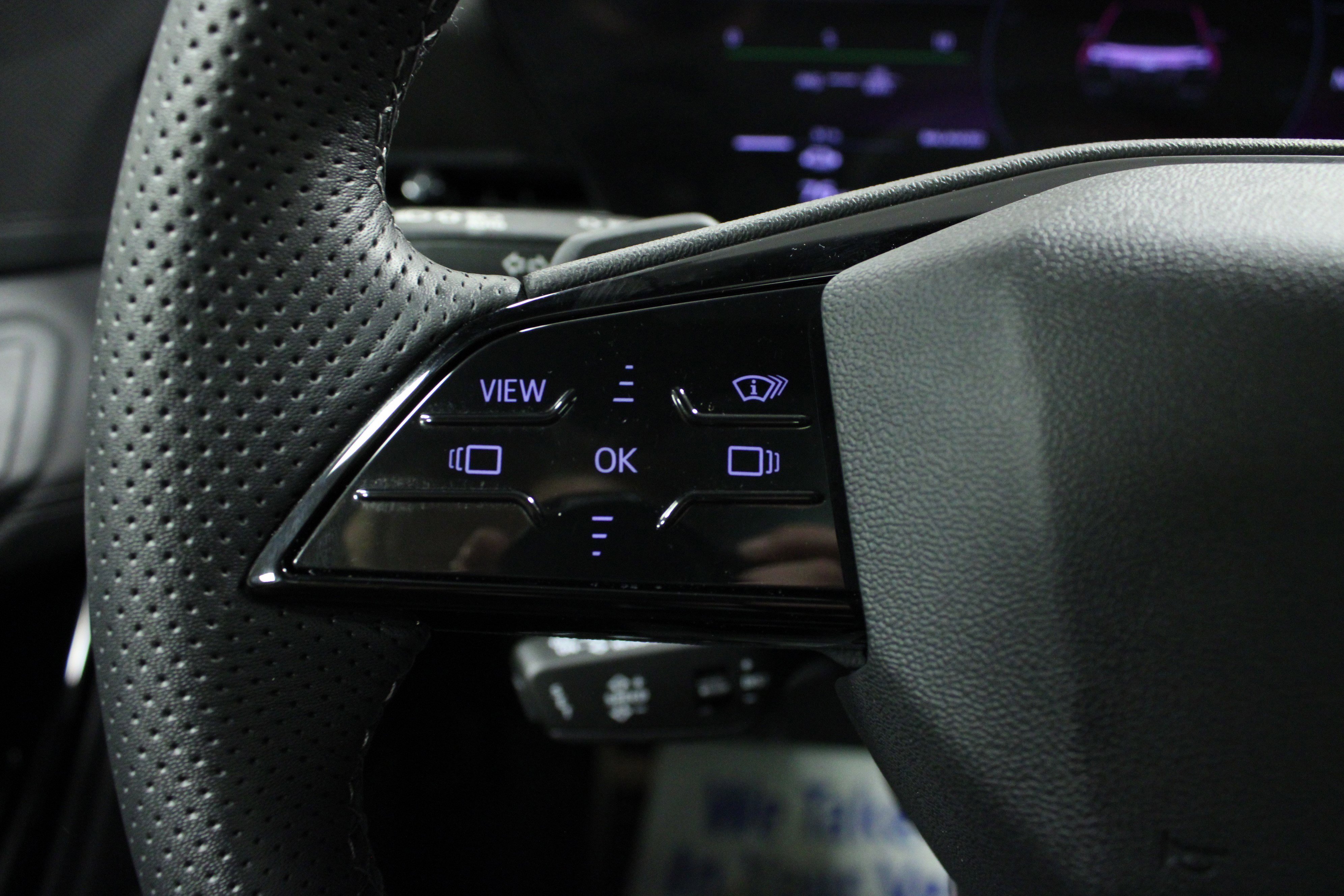 Used 2025 Audi SQ6 e-tron Prestige w/ 21" Black Optic Wheel Package AWD/4WD image 20