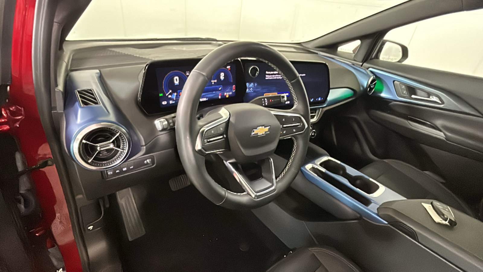 Used 2025 Chevrolet Equinox EV LT w/ Convenience Package AWD/4WD image 17