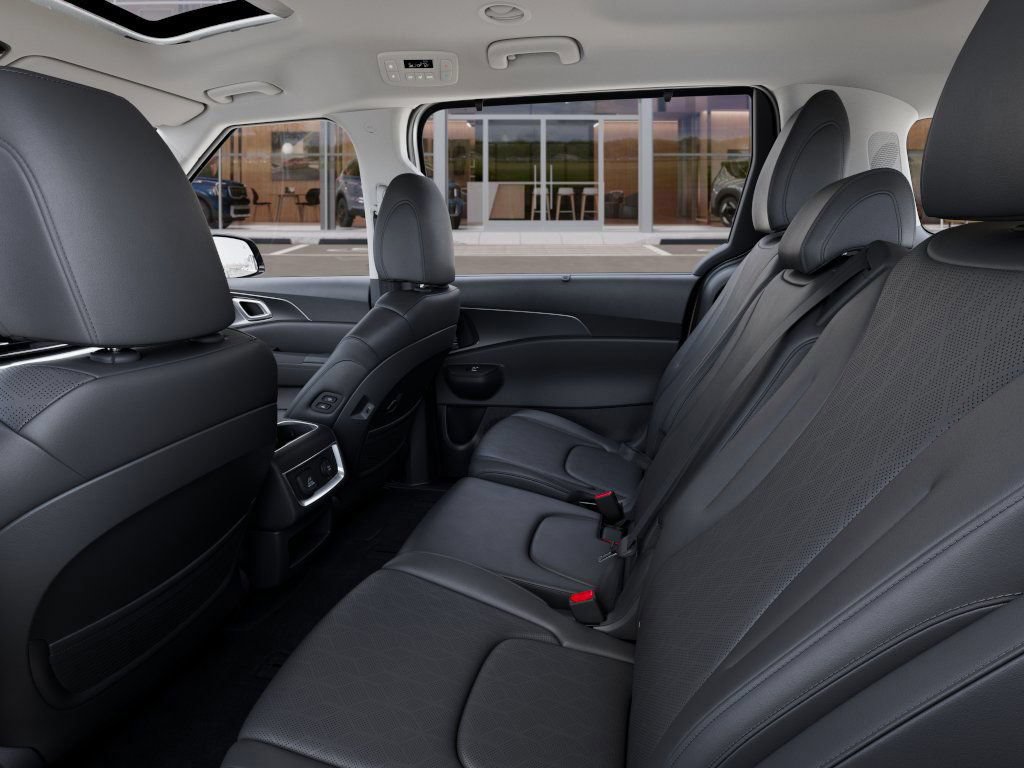 New 2026 Kia Carnival SX w/ SX Dark Edition Package FWD image 18