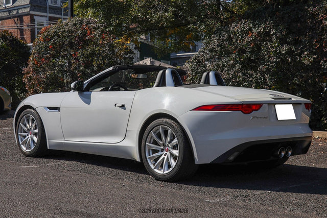 Used 2017 Jaguar F-TYPE Convertible image 6