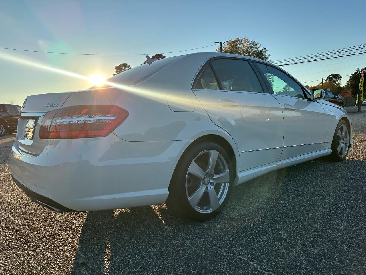 Used 2011 Mercedes-Benz E 350 4MATIC Sedan image 17