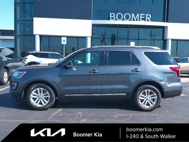 Used 2017 Ford Explorer XLT w/ Equipment Group 202A FWD image 2