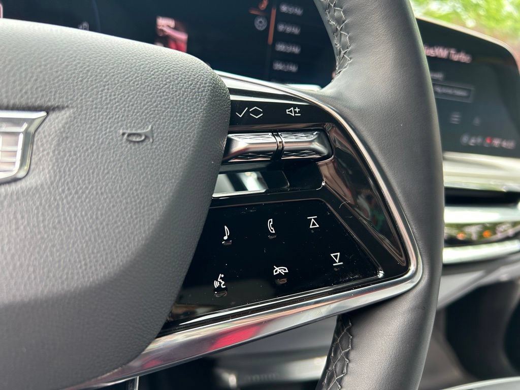 Used 2025 Cadillac Lyriq Sport AWD/4WD image 26