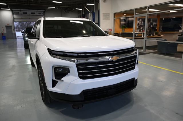 New 2026 Chevrolet Traverse LT w/ Sun and Wheel Package image 3