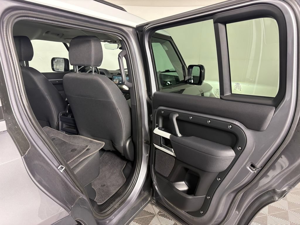 Used 2022 Land Rover Defender 110 AWD/4WD image 27