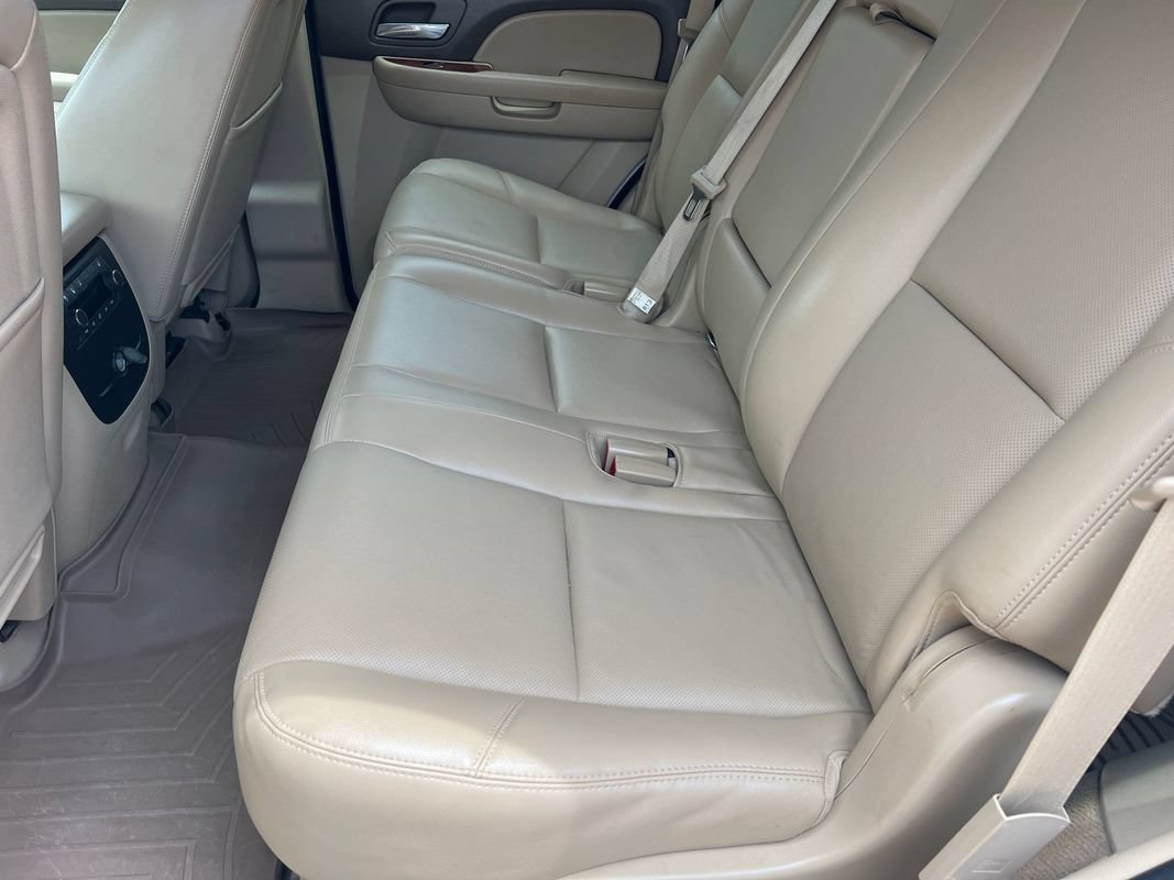 Used 2013 GMC Yukon SLT w/ SLT-2 Equipment Package AWD/4WD image 12